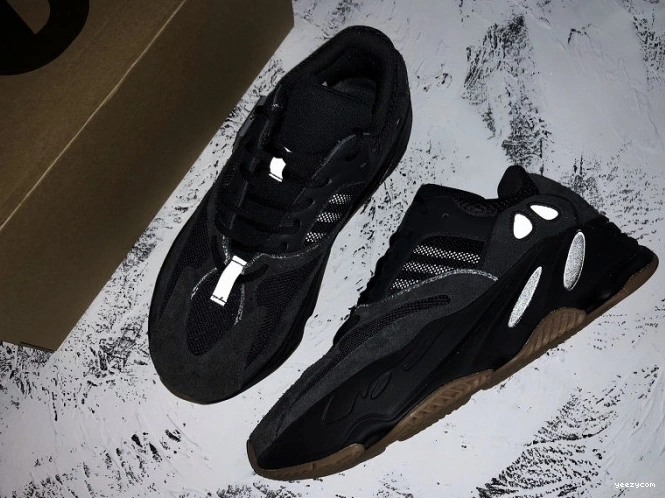 FV5304 Boost Yeezy 700 Utility Adidas Black 0807